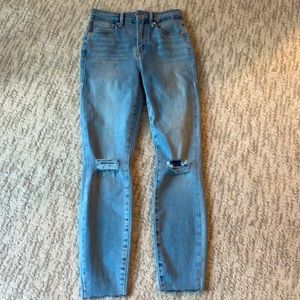 light wash good american skinny jeans